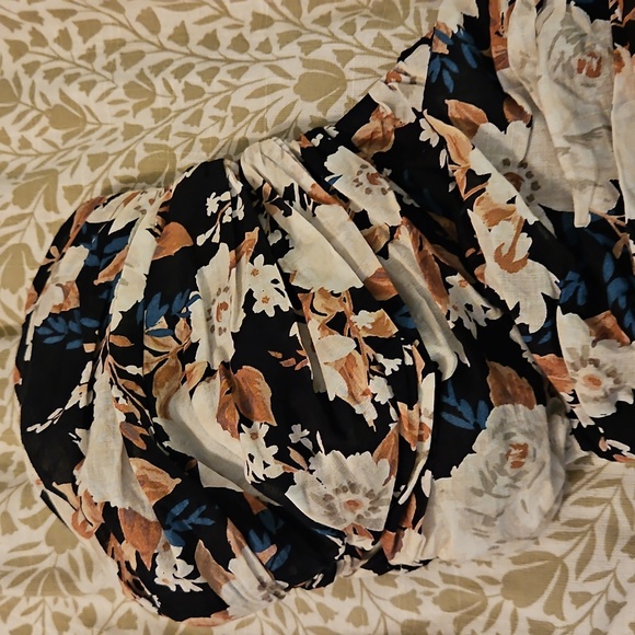 Nwt Abercrombie and Fitch drama puff sleeve ruched top - Picture 2 of 5